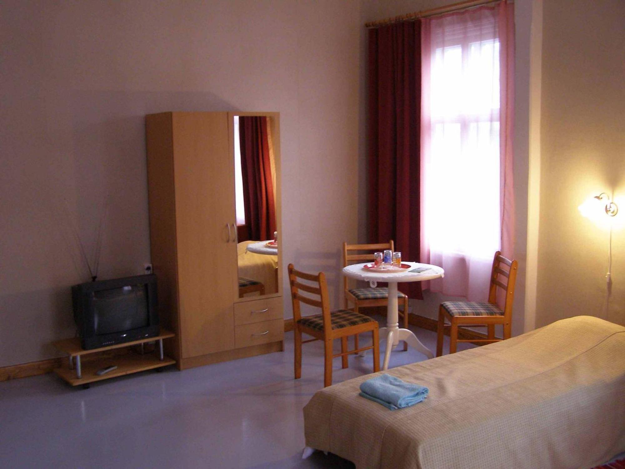 Tiia Guesthouse Pärnu Esterno foto
